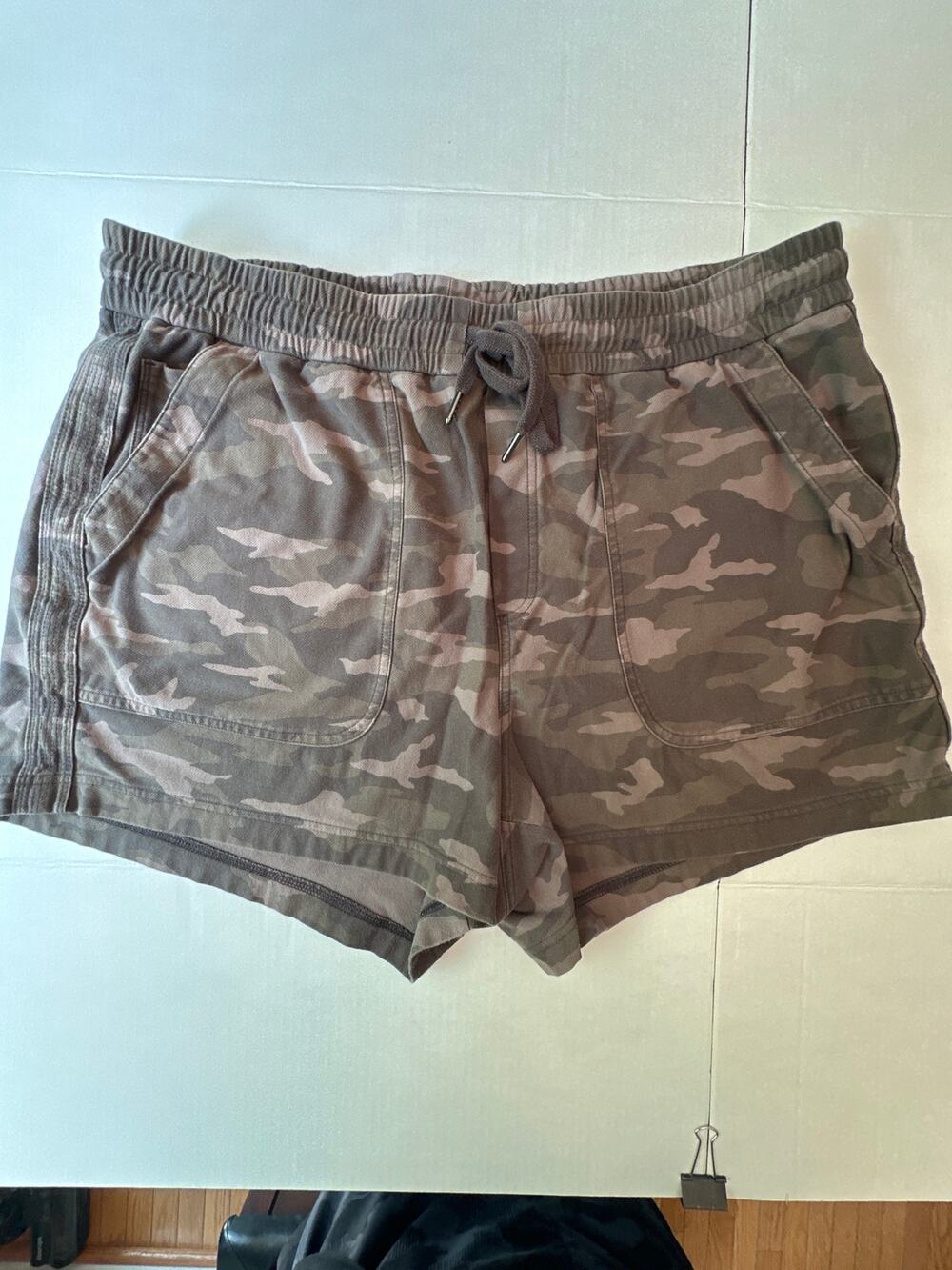 Athleta Farallon Camo Shorts Elastic Waist Pockets SU21 Womens Plus Size 20
